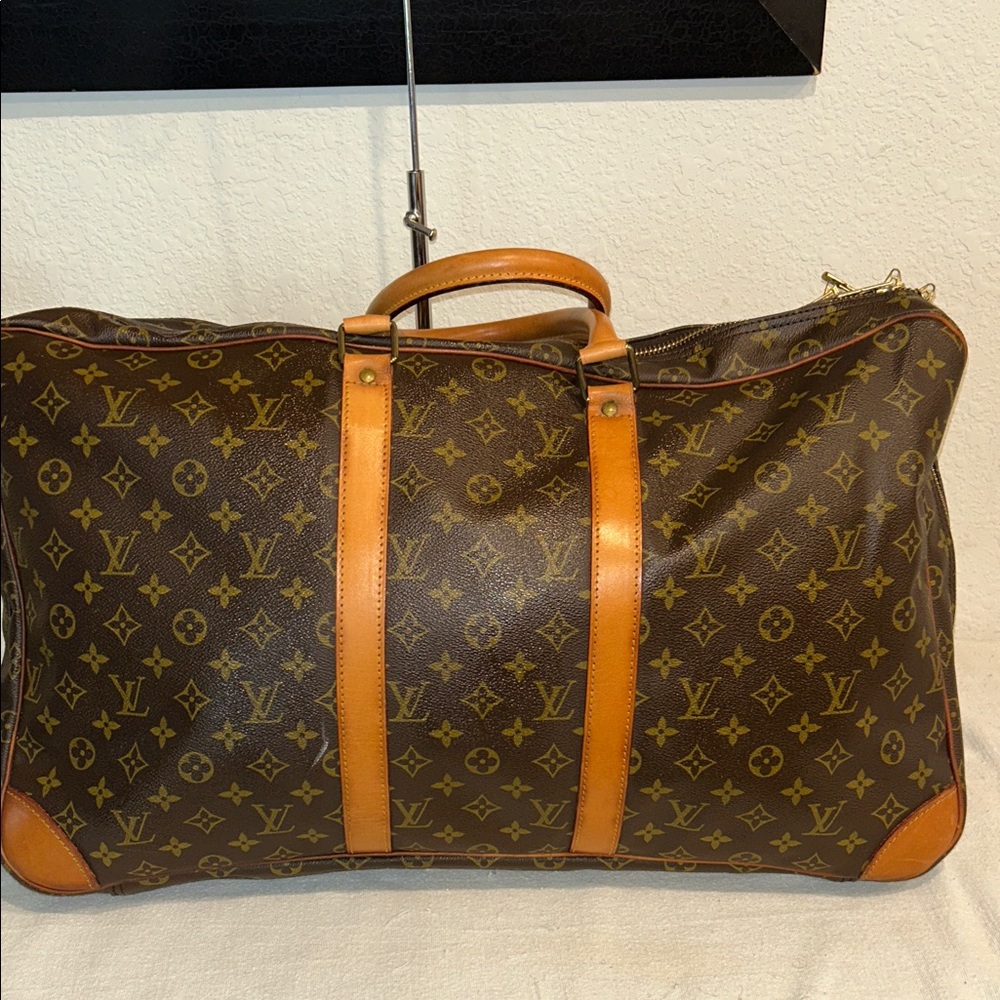 Kabul leather travel bag
Louis Vuitton Brown and Tan - Picture 1 of 17